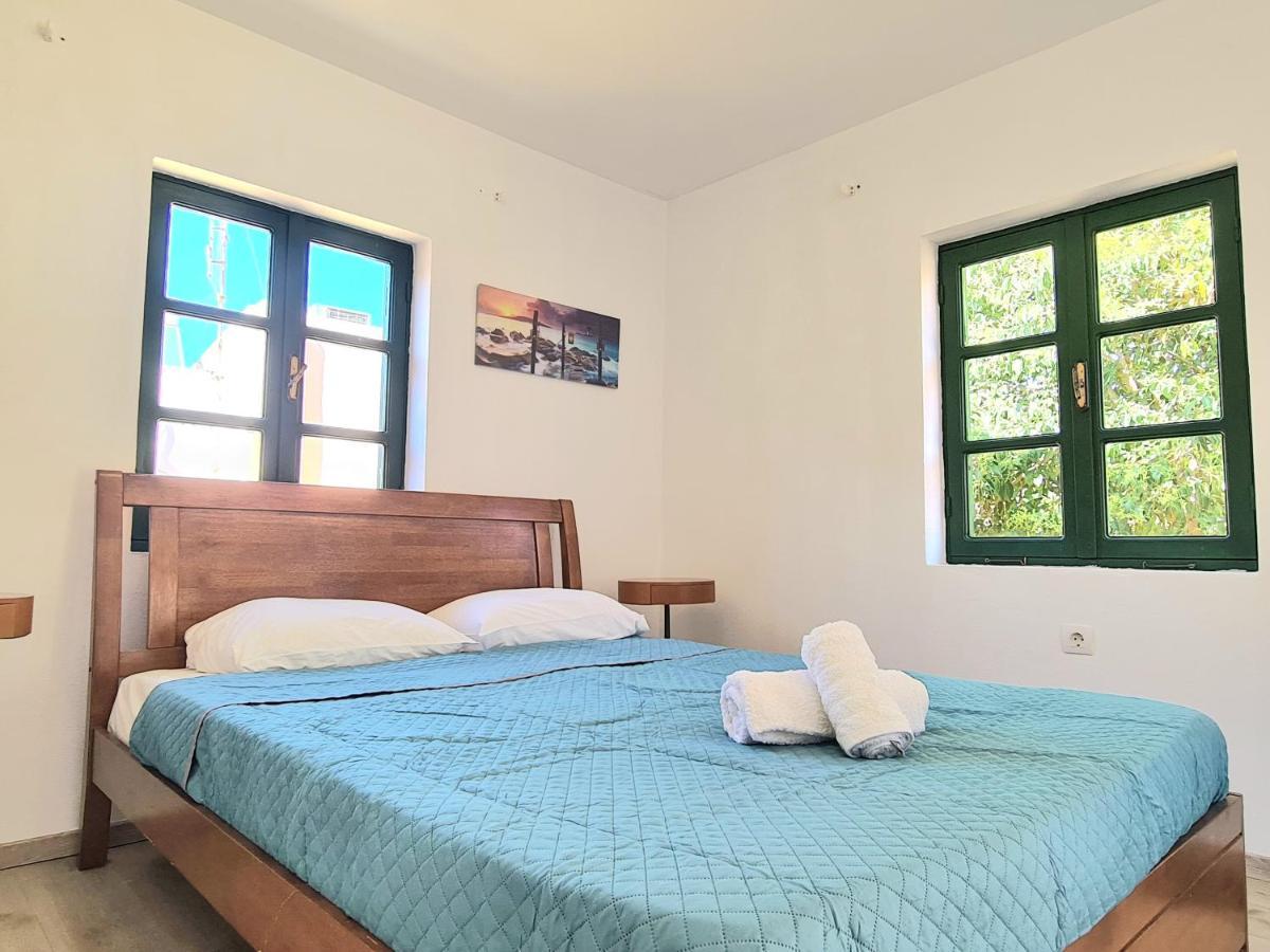Elegant Traditional Suites &