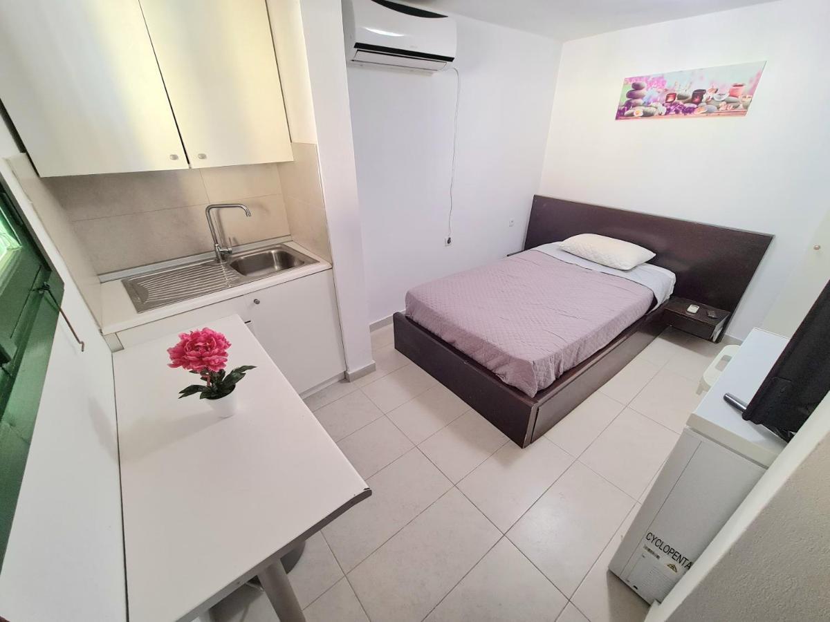 Elegant Traditional Suites & Rhodes City